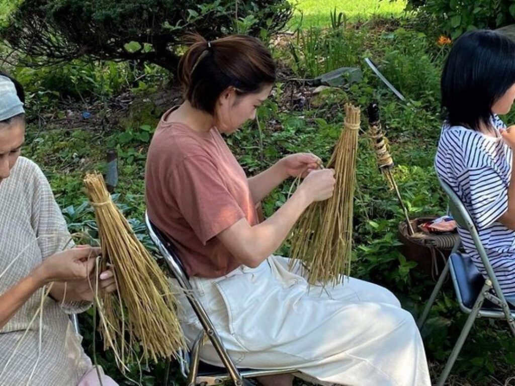 奥会津の大地が育てた稲ワラとスゲで、「ワラつと」から作る天然納豆