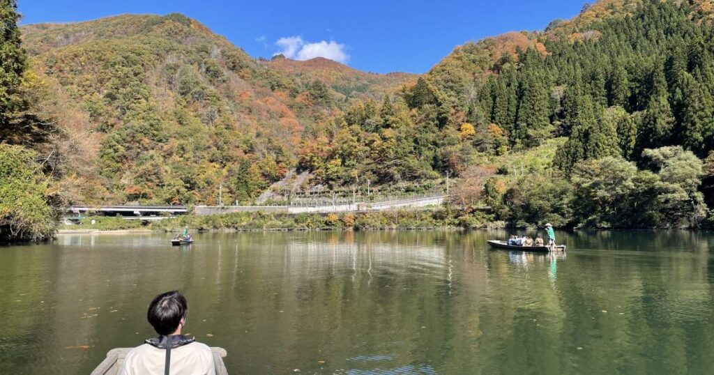 幻想的な絶景と昔ながらの舟に乗船し１００年前の文化へのタイムスリッププラン！！
